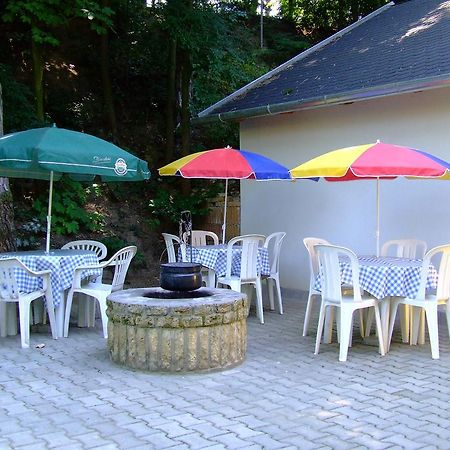 Relax Apartmans Balatonszárszó Esterno foto